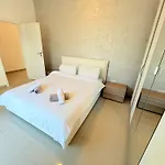 2 Palm Penthouse - Seaview *